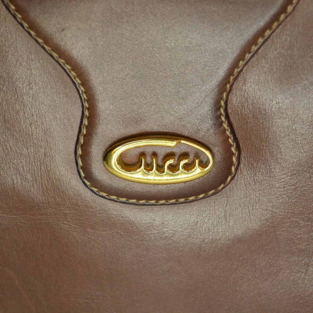 Gucci 1970's Script Logo Leather Shoulder Bag - image 3